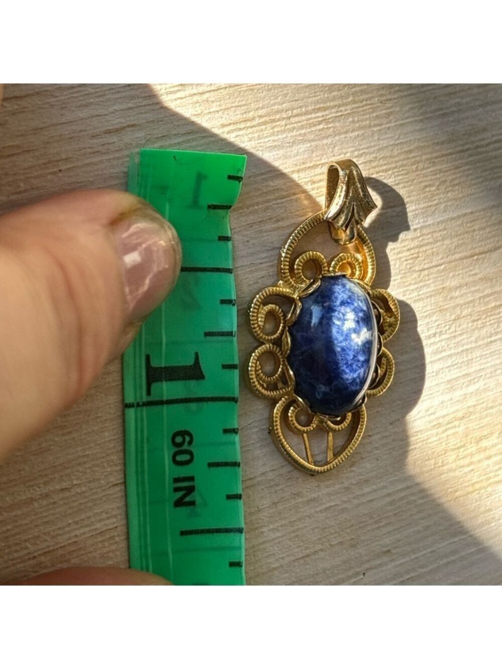 💙 Vintage Sodalite Gold Tone Pendant Necklace • Ornate Timeless Filigree Setting - Picture 8 of 11